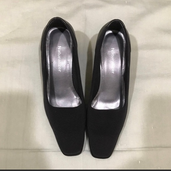 Naturalizer Block Heels - Picture 2 of 7